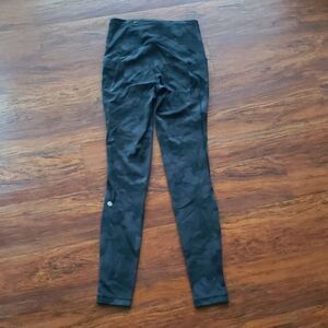 Lululemon Black Gray Camo Yoga Edgy Feminine Athleisure Workout 27" Size 4